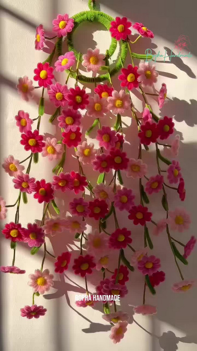 pipe-cleaner-wall-hanging-red-flower-garlands