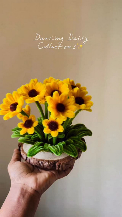 pipe-cleaner-wood-slice-dancing-flowers