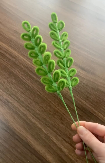 pipe-cleaners-leaf-stems-vase-fillers