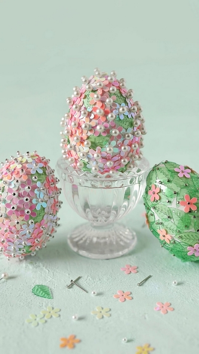 sequin-art-on-easter-eggs