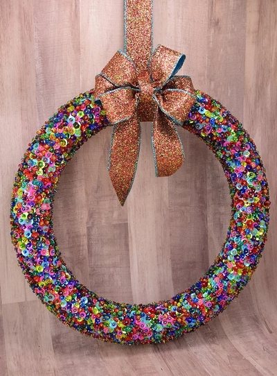 sequin-bead-pin-wreath-art